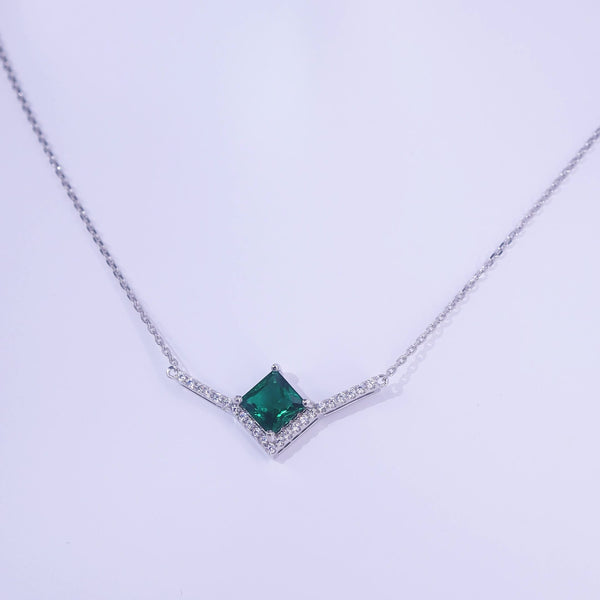 Vintage Princess Square Emerald Necklace for Women with Colored Jewels Collarbone Chain